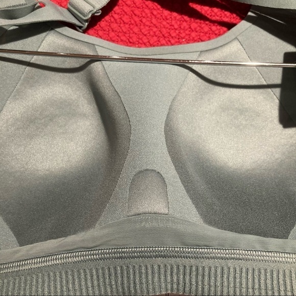 LULULEMON Sz 32D Running High Impact Padded  Vent Laser Cut Outs New w/ Pull tag - Picture 9 of 9